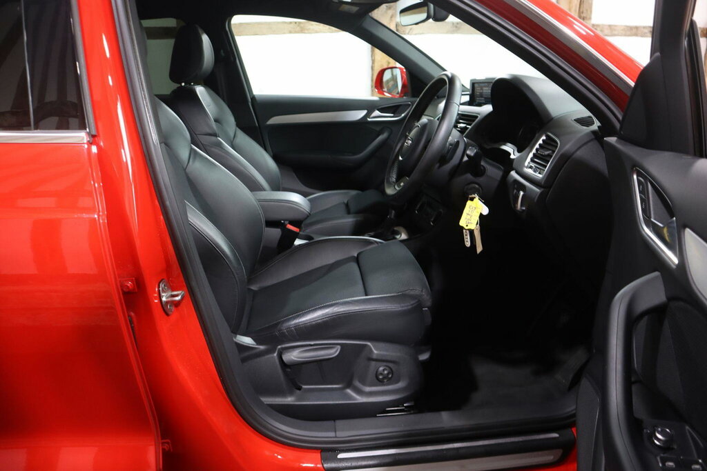 Audi Q3 2.0T Fsi Quattro Black Edition S Tronic White #10