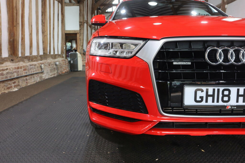 Audi Q3 2.0T Fsi Quattro Black Edition S Tronic White #56