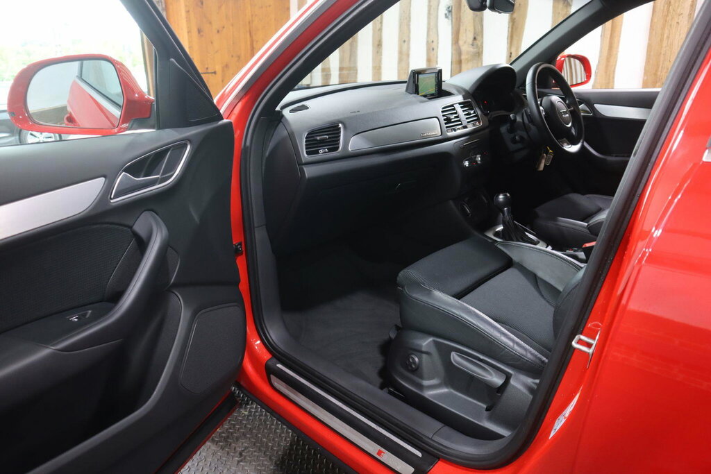 Audi Q3 2.0T Fsi Quattro Black Edition S Tronic White #30