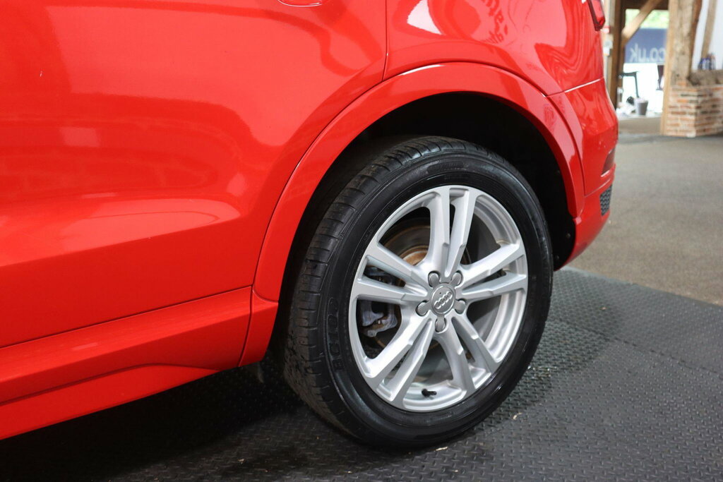 Audi Q3 2.0T Fsi Quattro Black Edition S Tronic White #66