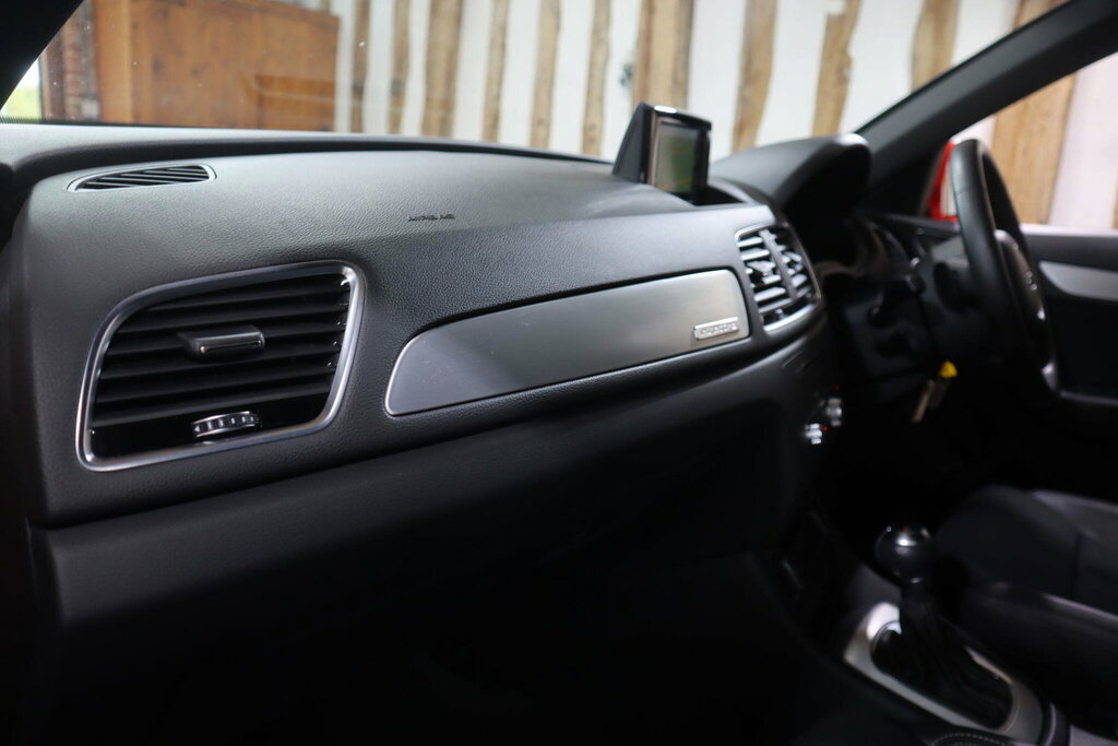 Audi Q3 2.0T Fsi Quattro Black Edition S Tronic White #36