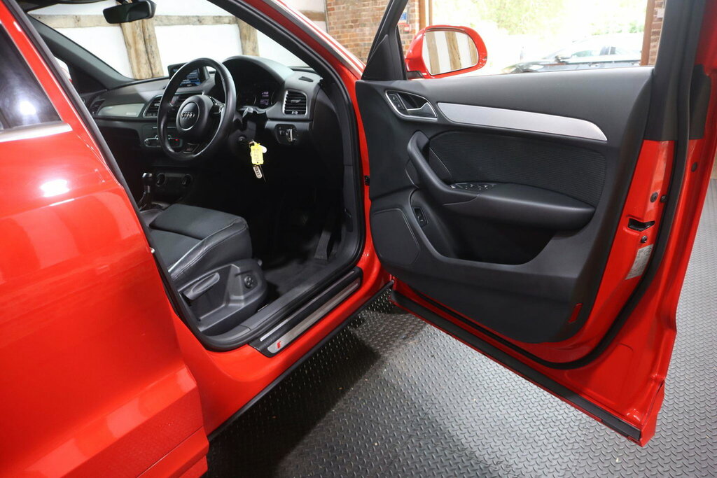 Audi Q3 2.0T Fsi Quattro Black Edition S Tronic White #8