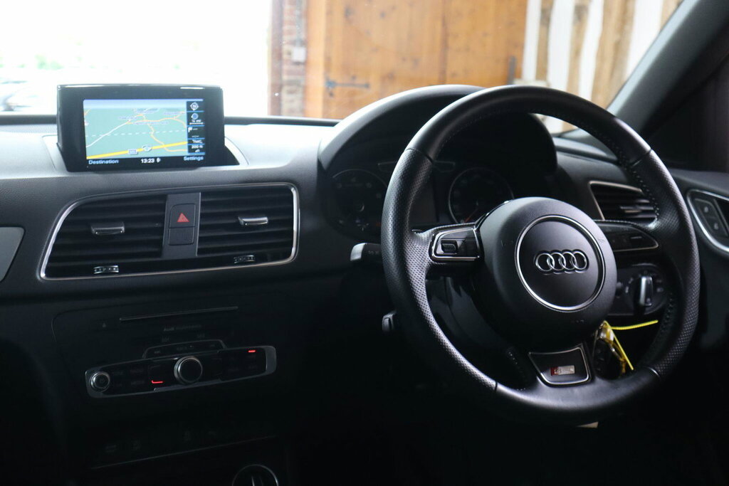 Audi Q3 2.0T Fsi Quattro Black Edition S Tronic White #45