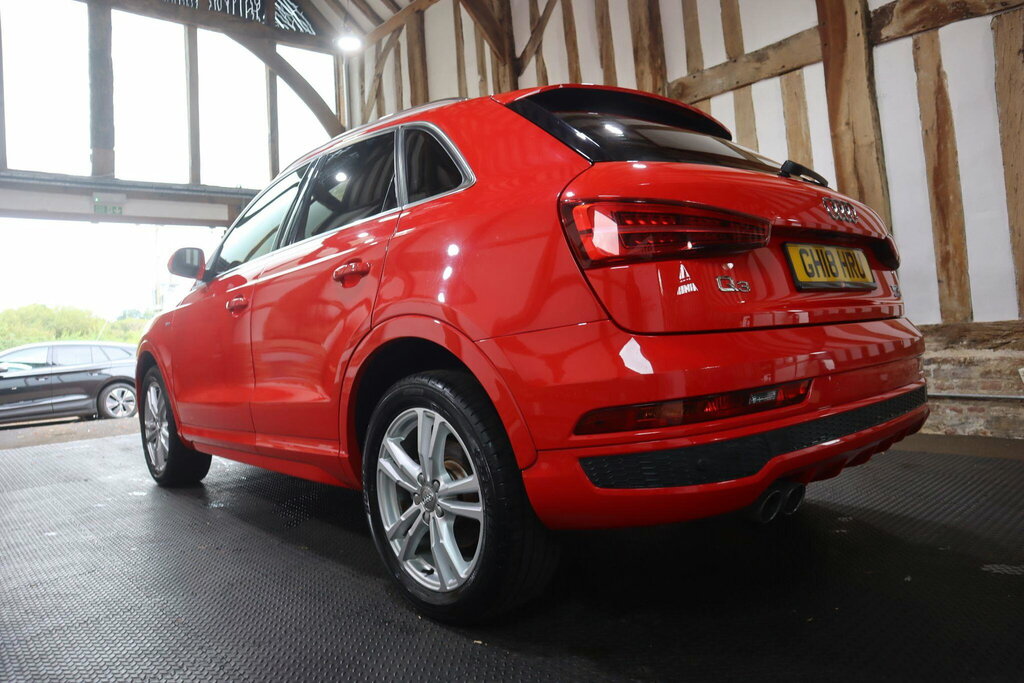 Audi Q3 2.0T Fsi Quattro Black Edition S Tronic White #63