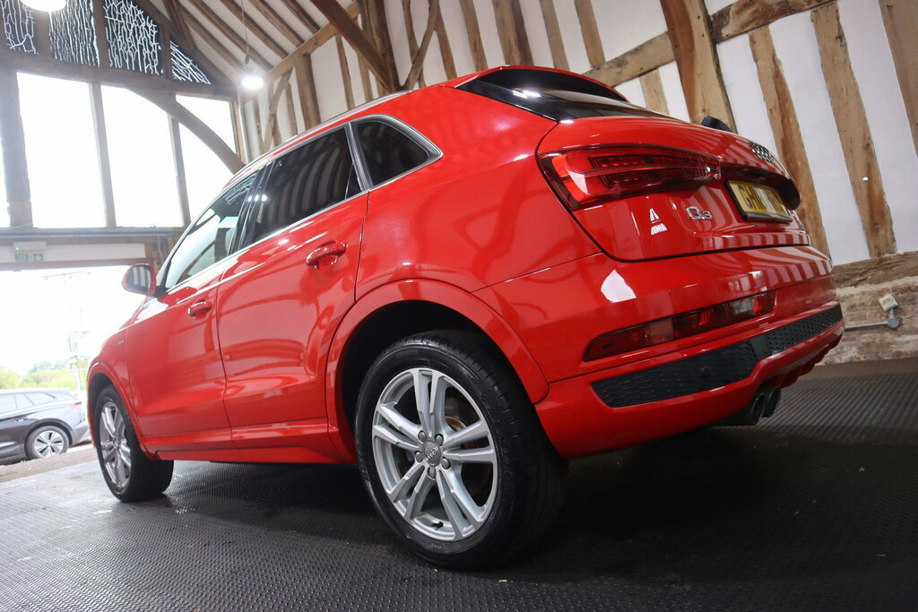 Audi Q3 2.0T Fsi Quattro Black Edition S Tronic White #64