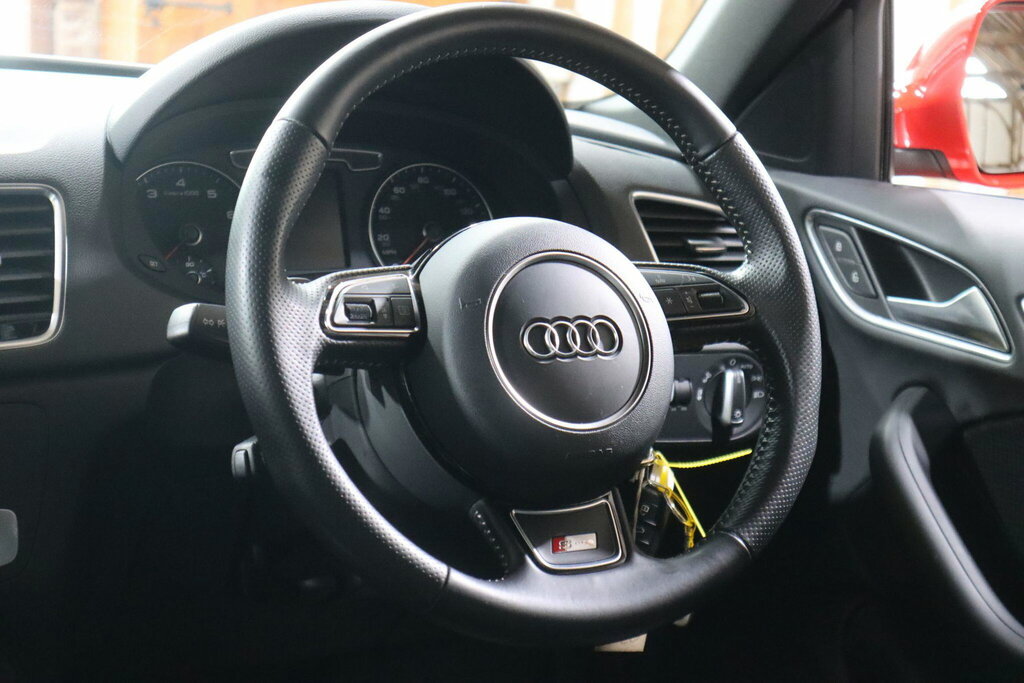 Audi Q3 2.0T Fsi Quattro Black Edition S Tronic White #46