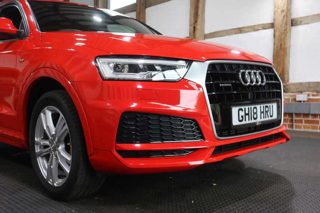 Audi Q3 2.0T Fsi Quattro Black Edition S Tronic White #54