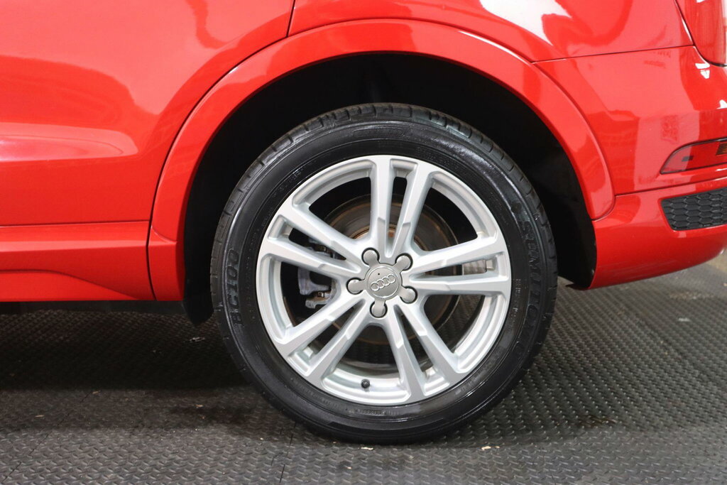 Audi Q3 2.0T Fsi Quattro Black Edition S Tronic White #47