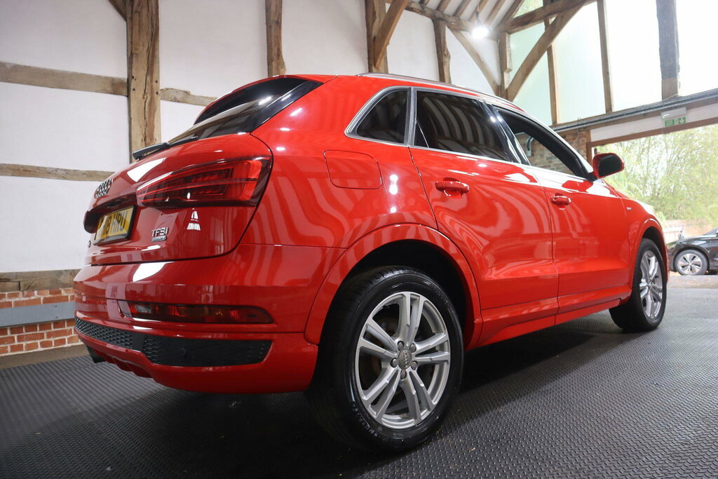 Audi Q3 2.0T Fsi Quattro Black Edition S Tronic White #58