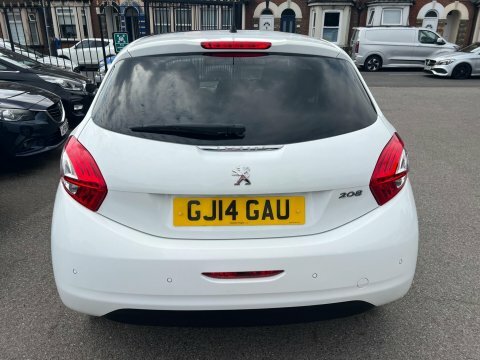Peugeot 208 1.2 Vti Style White #4