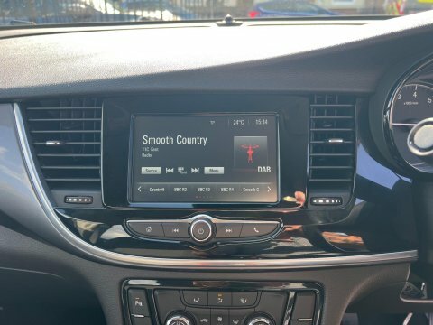 Vauxhall Mokka X Hatchback White #31
