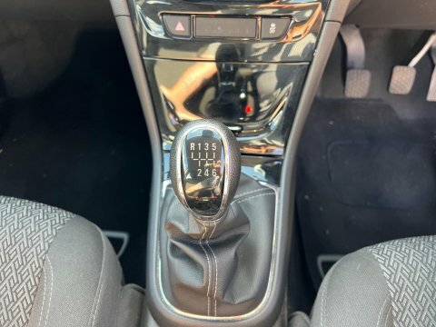 Vauxhall Mokka X Hatchback White #33