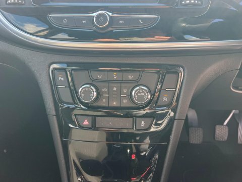 Vauxhall Mokka X Hatchback White #32