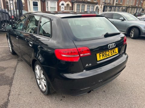 Audi A3 1.6 Tdi Sport FR62EKL Black #3