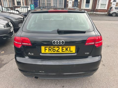 Audi A3 1.6 Tdi Sport FR62EKL Black #4