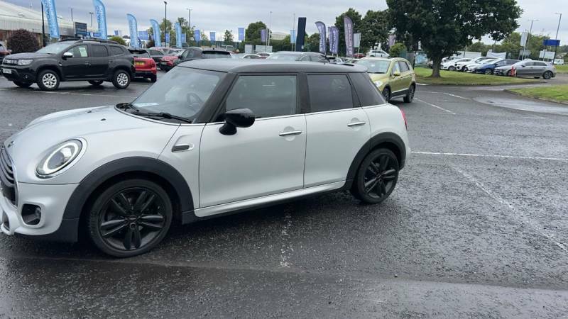 Mini Hatch 1.5 Cooper Classic II White #2