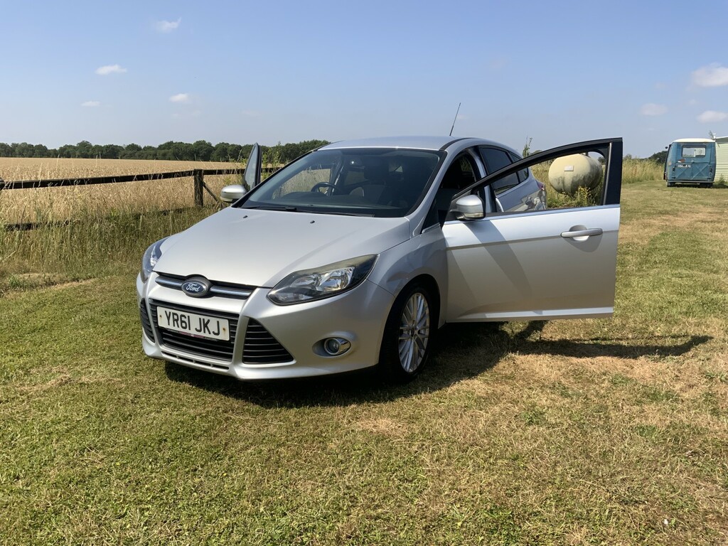 Ford Focus 1.6 Tdci Zetec 2011 YR61JKJ Silver #2
