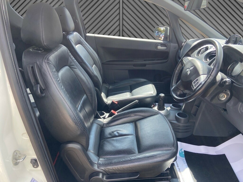 Mitsubishi Colt Hatchback Blue #11