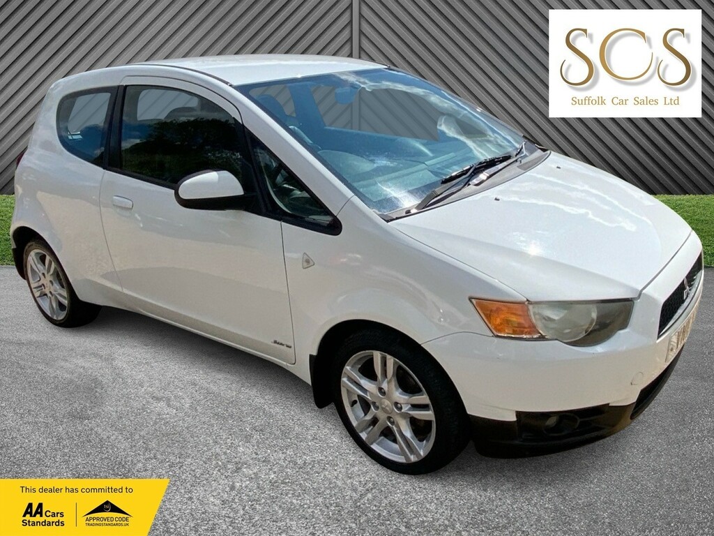 Mitsubishi Colt Hatchback 1.3 Juro 201111 White