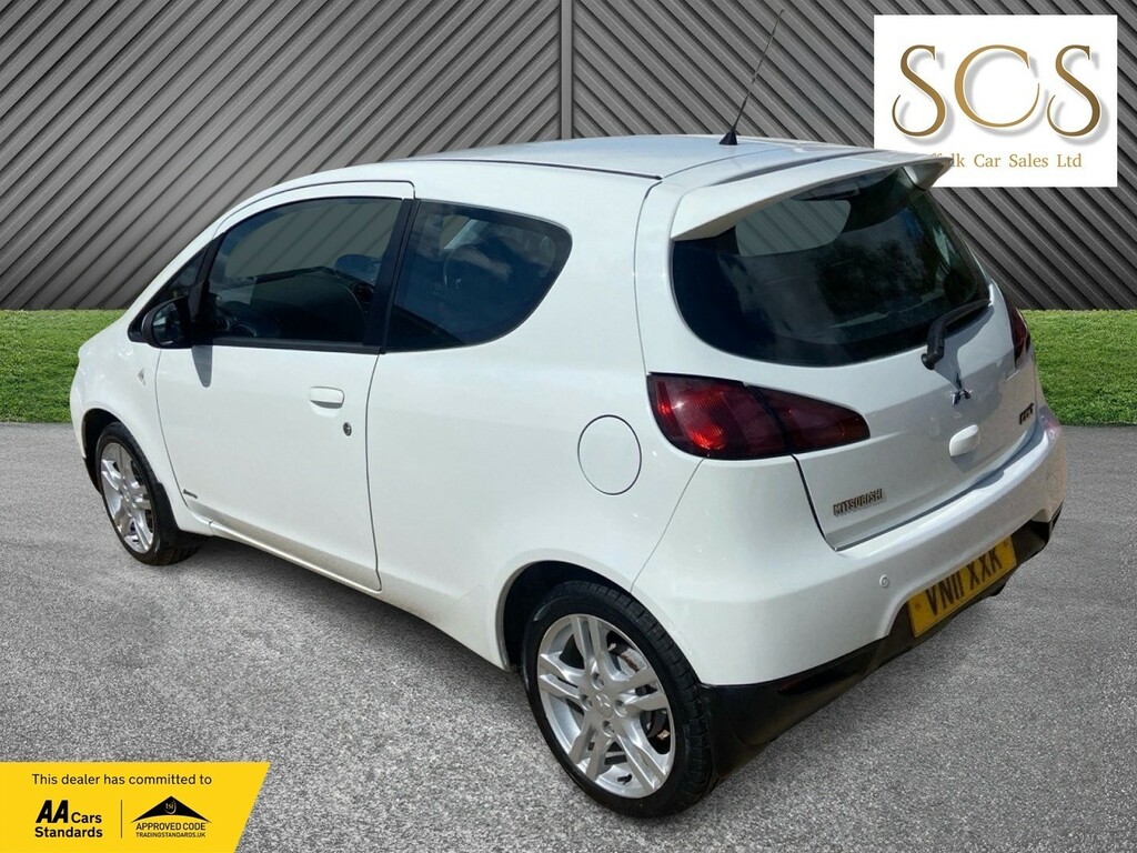 Mitsubishi Colt Hatchback 1.3 Juro 201111 White #5
