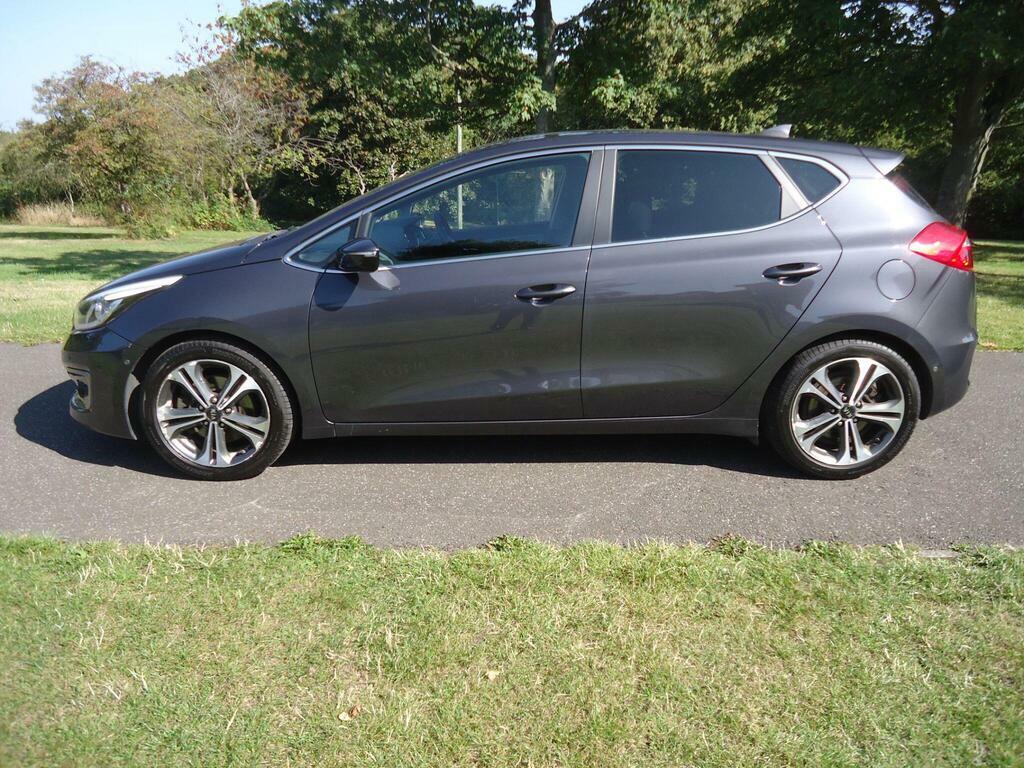 Kia Ceed 1.6 Crdi 3 Euro 6 S S LJ67XGR Silver #2