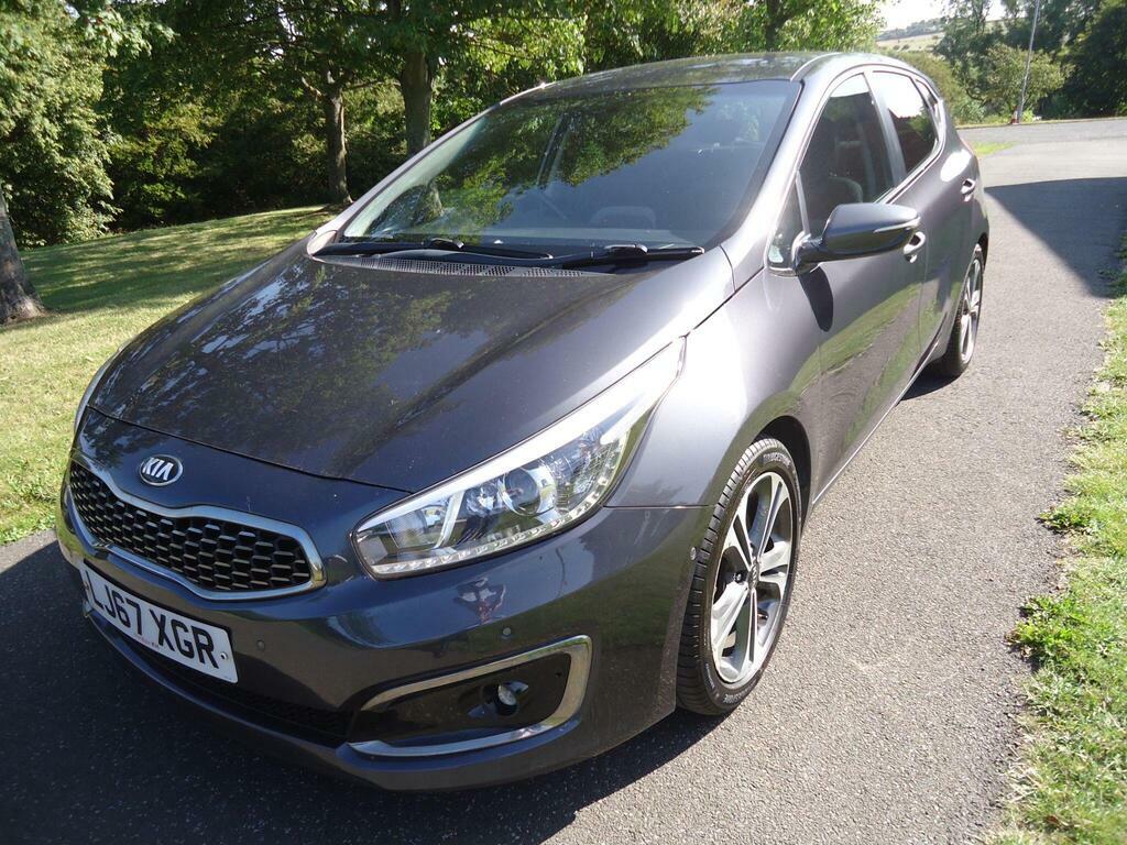 Kia Ceed 1.6 Crdi 3 Euro 6 S S LJ67XGR Silver