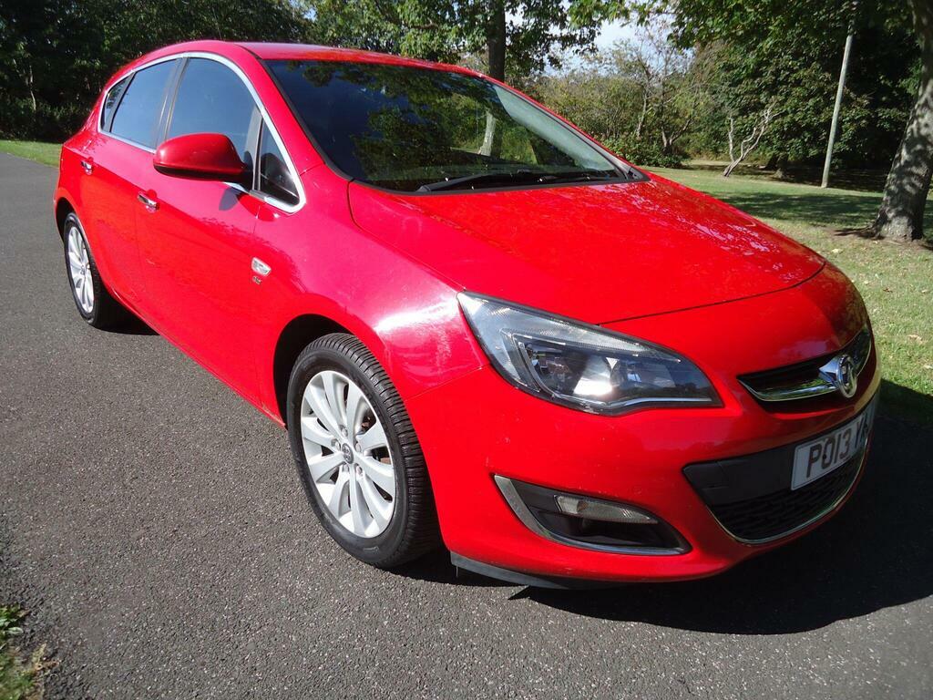 Vauxhall Astra 2.0 Cdti Elite Euro 5 PO13YAJ Red #3