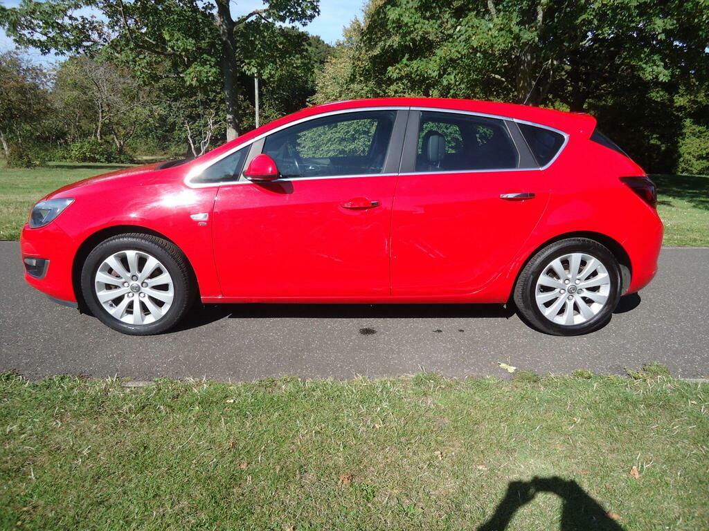 Vauxhall Astra 2.0 Cdti Elite Euro 5 PO13YAJ Red #2