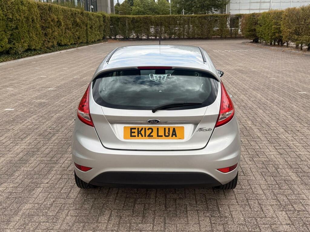 Ford Fiesta 1.25 Zetec 82 Silver #30