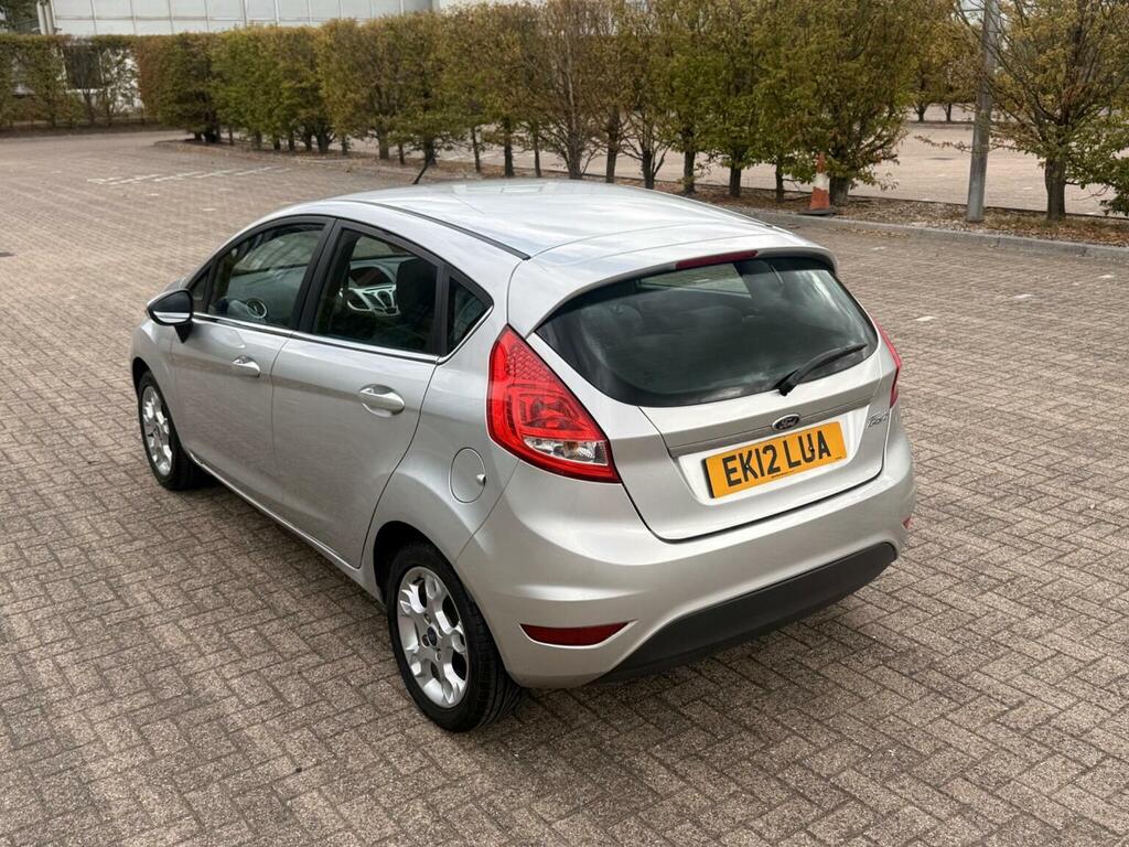 Ford Fiesta 1.25 Zetec 82 Silver #37