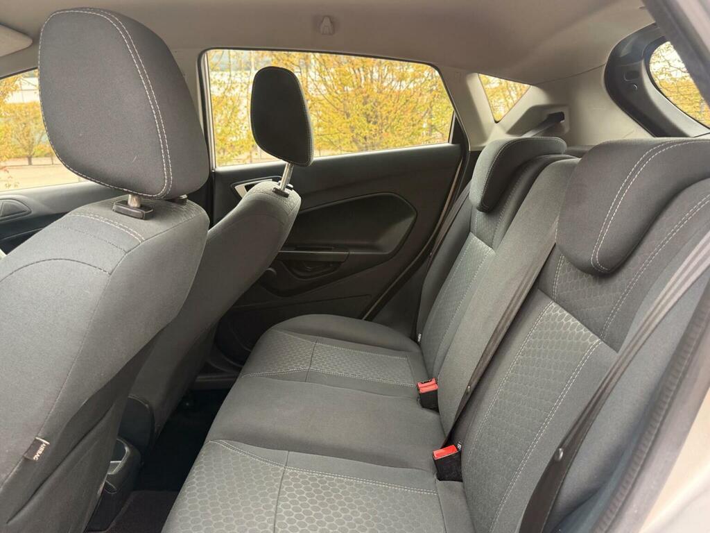 Ford Fiesta 1.25 Zetec 82 Silver #15