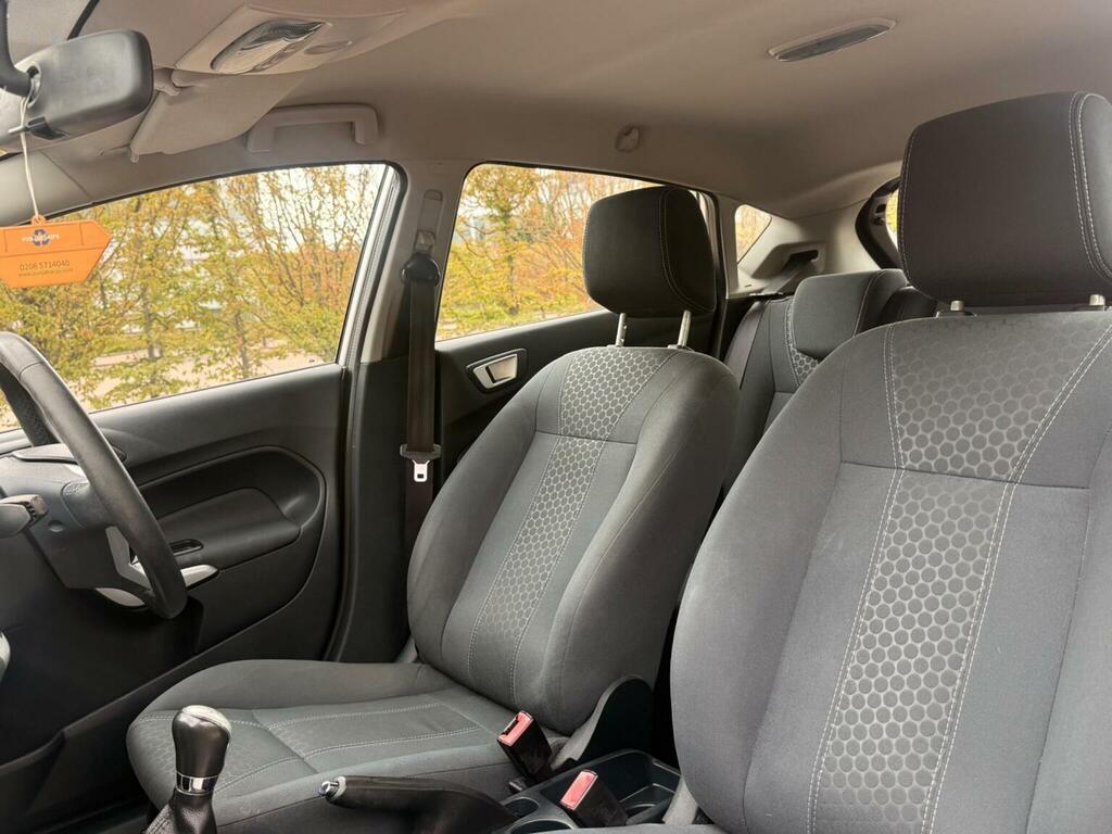 Ford Fiesta 1.25 Zetec 82 Silver #23