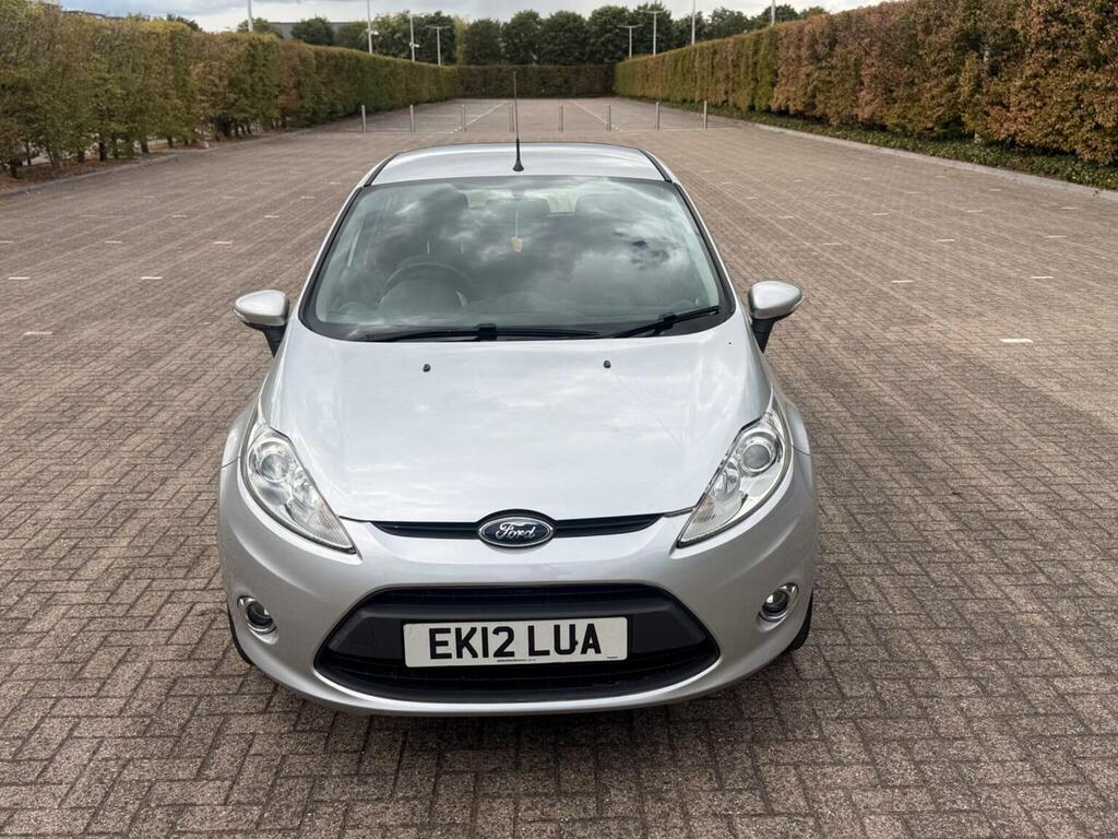 Ford Fiesta 1.25 Zetec 82 Silver #9