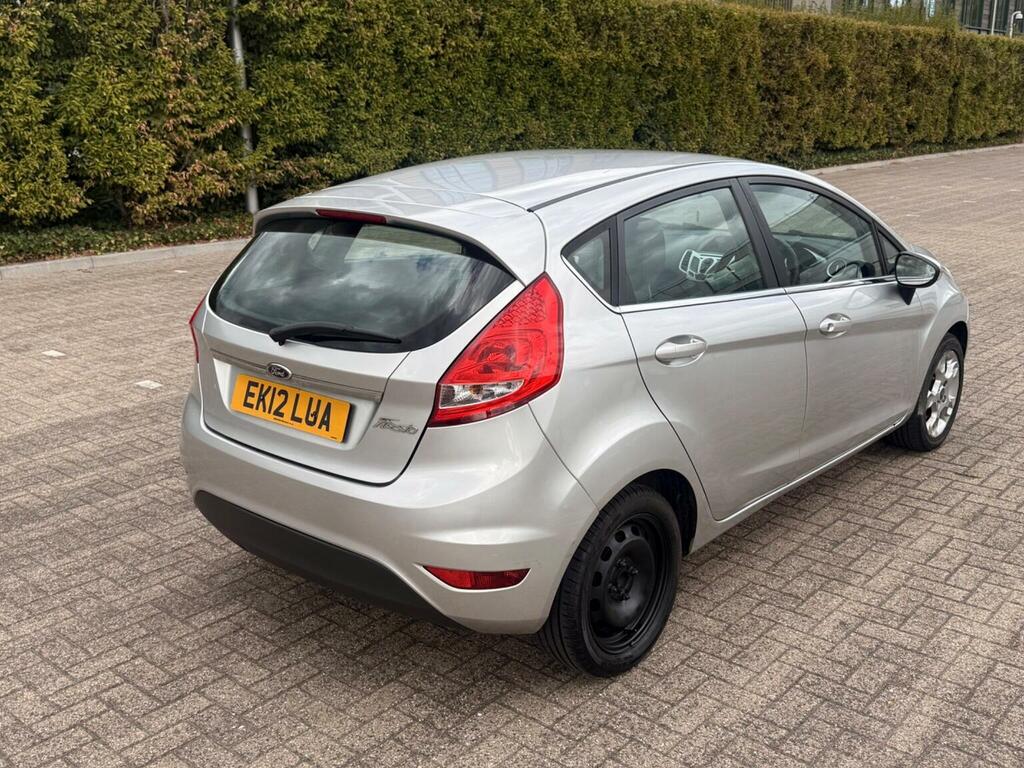 Ford Fiesta 1.25 Zetec 82 Silver #31