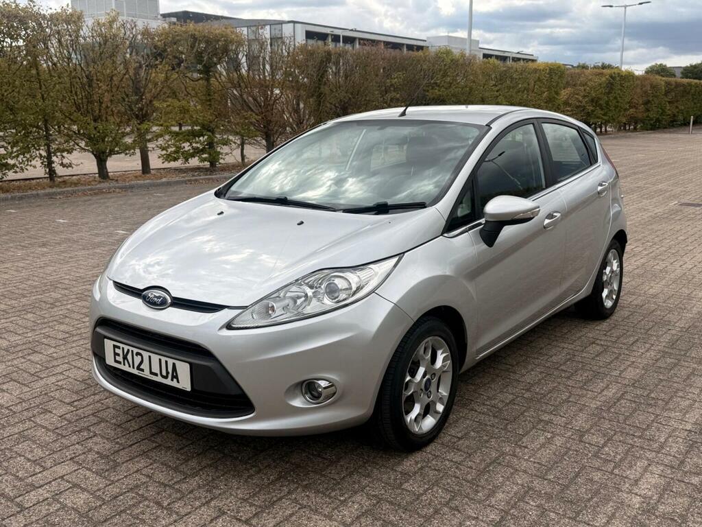 Ford Fiesta 1.25 Zetec 82 Silver #10