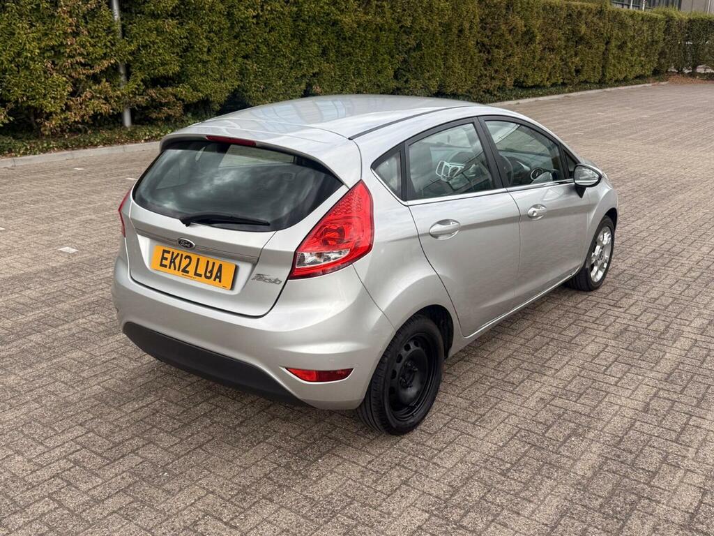 Ford Fiesta 1.25 Zetec 82 Silver #39