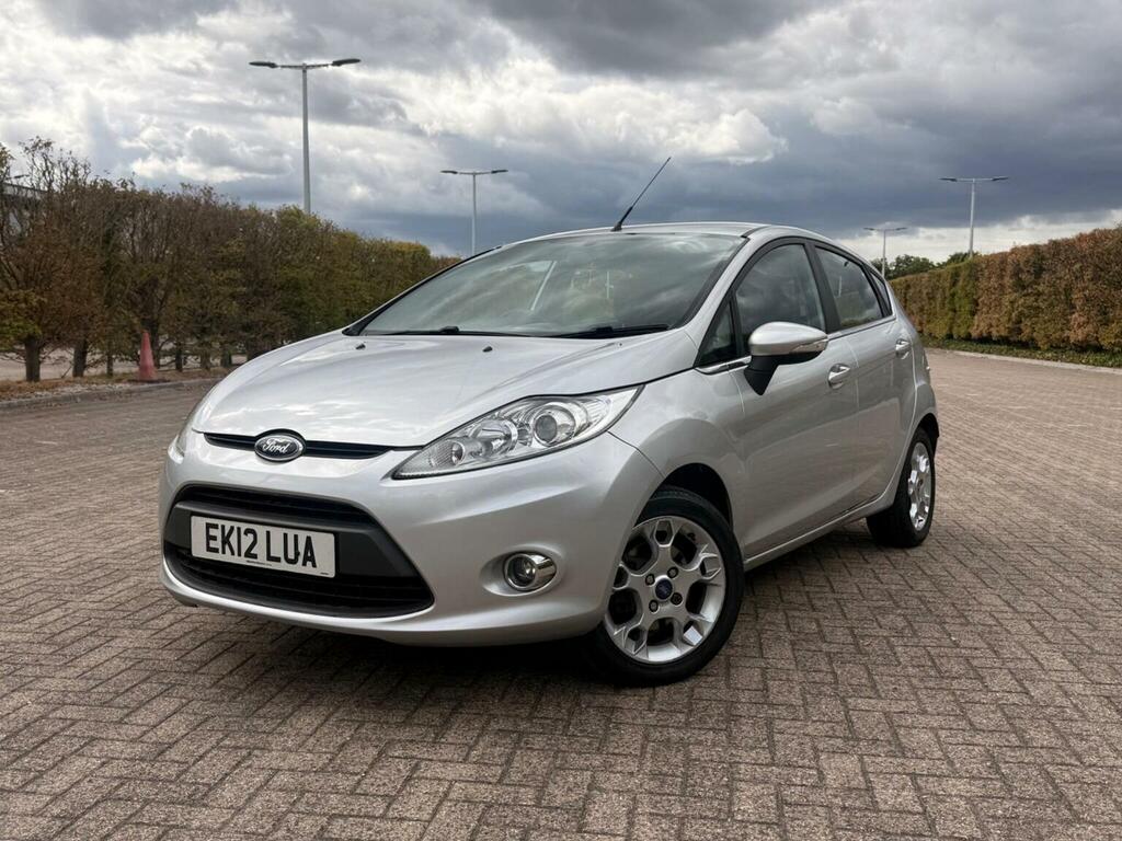 Ford Fiesta 1.25 Zetec 82 Silver #49