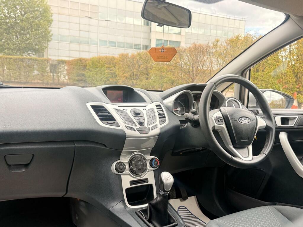 Ford Fiesta 1.25 Zetec 82 Silver #20