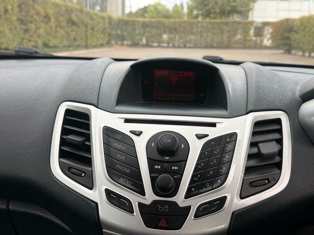 Ford Fiesta 1.25 Zetec 82 Silver #45