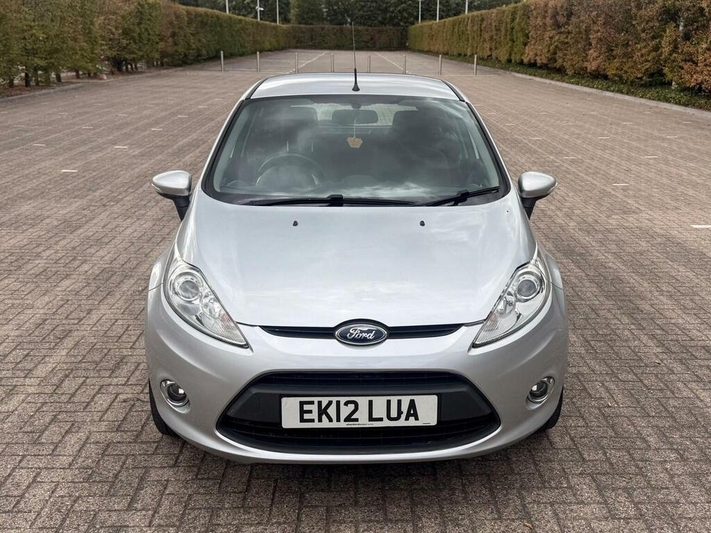 Ford Fiesta 1.25 Zetec 82 Silver #27