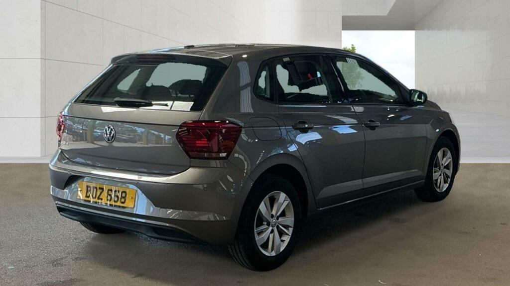 Volkswagen Polo Se Grey #4