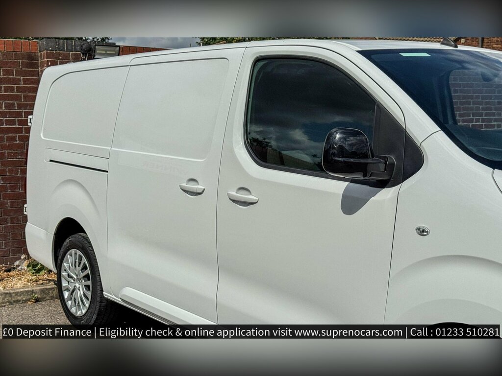 Vauxhall Vivaro 2.0 Turbo D 3100 Pro Panel Van 6Dr L DL72OVE White #3
