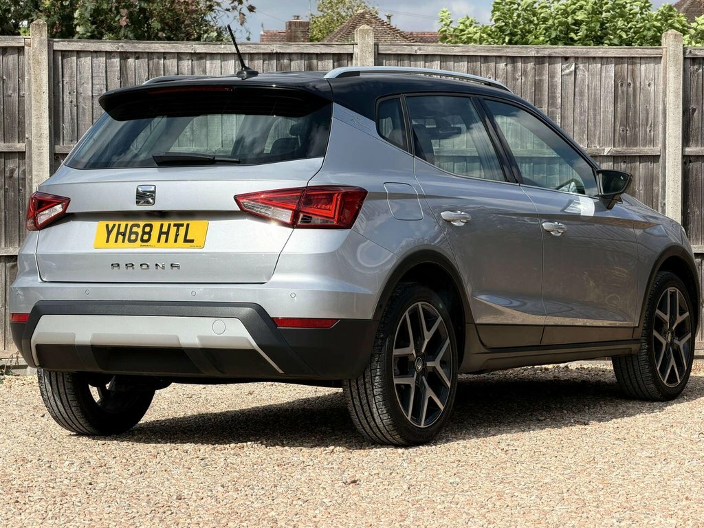 Seat Arona 1L Xcellence Lux YH68HTL Silver #3