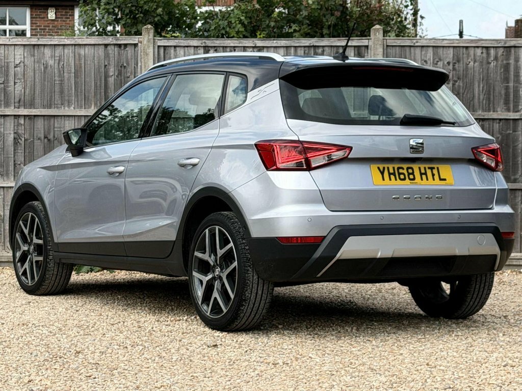 Seat Arona 1L Xcellence Lux YH68HTL Silver #4