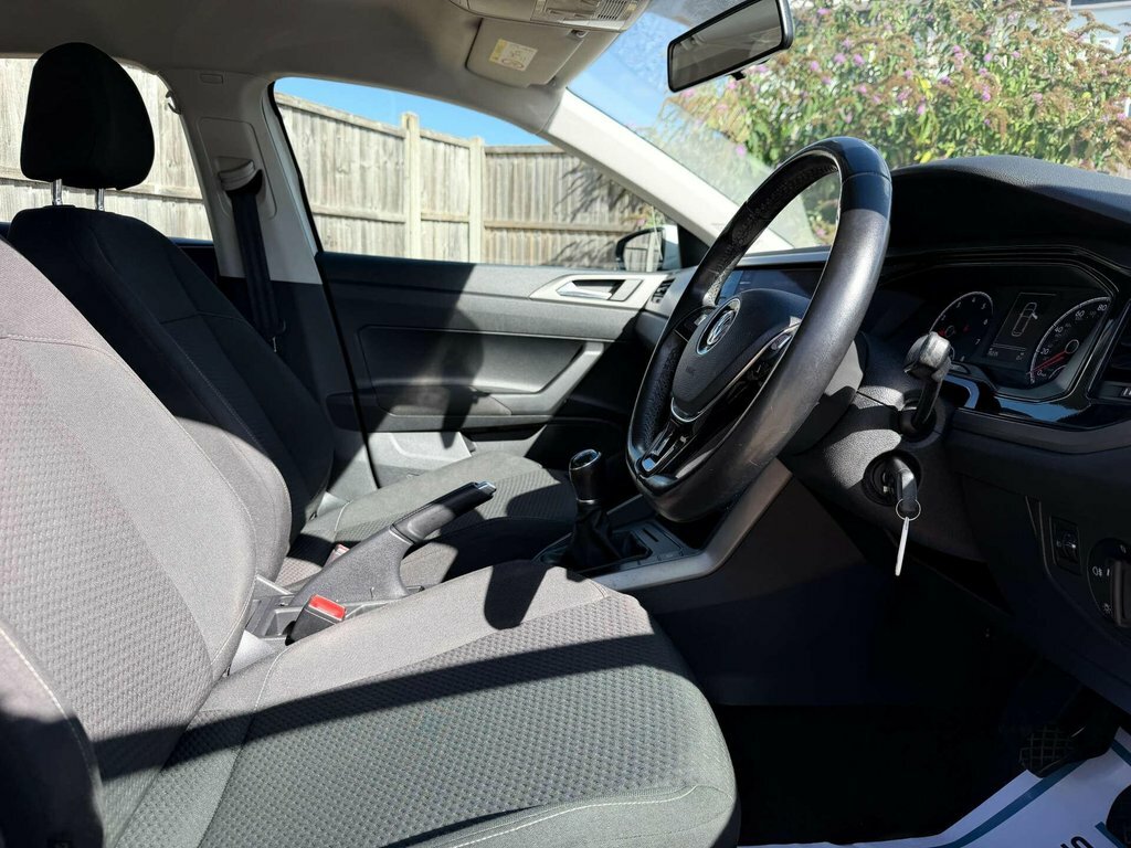 Volkswagen Polo 1L Se White #5