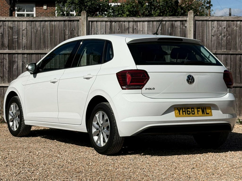 Volkswagen Polo 1L Se White #4