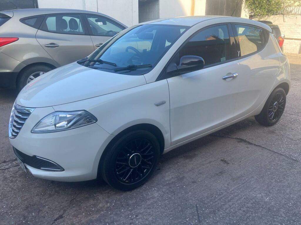 Chrysler Ypsilon 1.2 Se Euro 5 Ss WV62CVS White #3