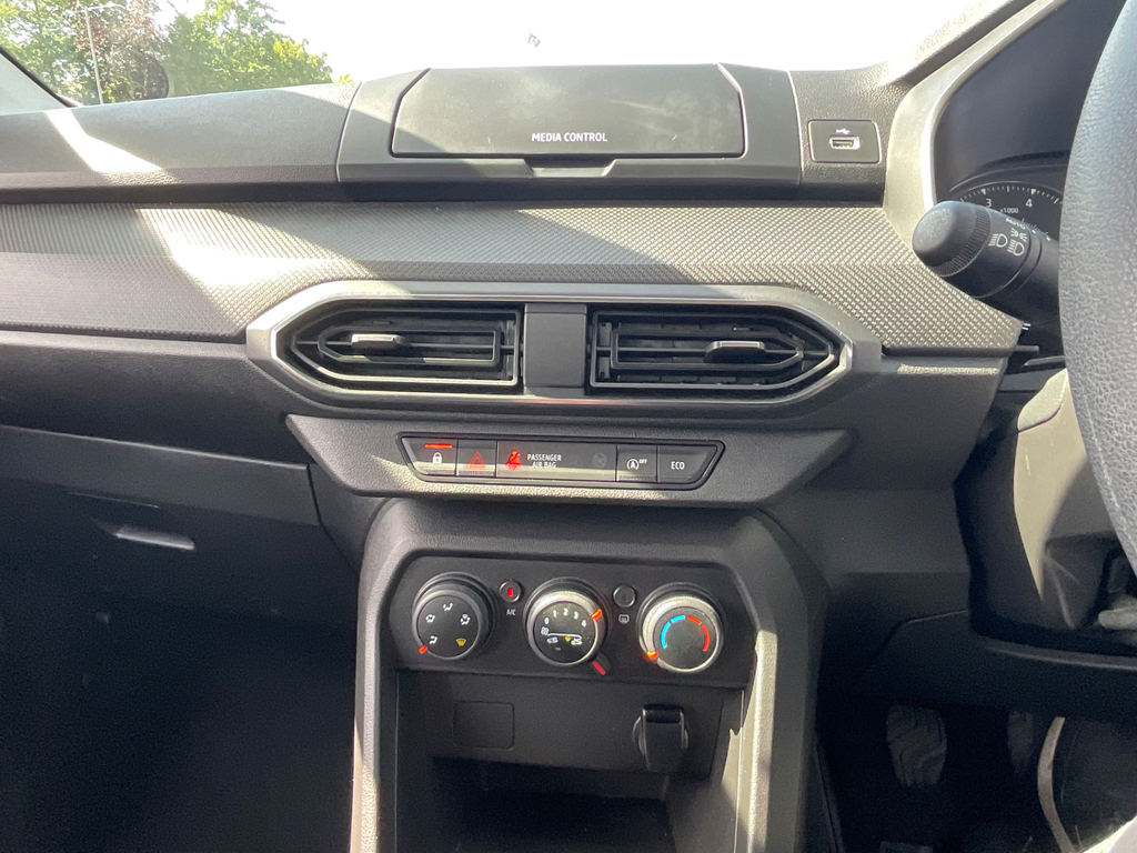 Dacia Sandero 1.0 Tce Comfort White #23