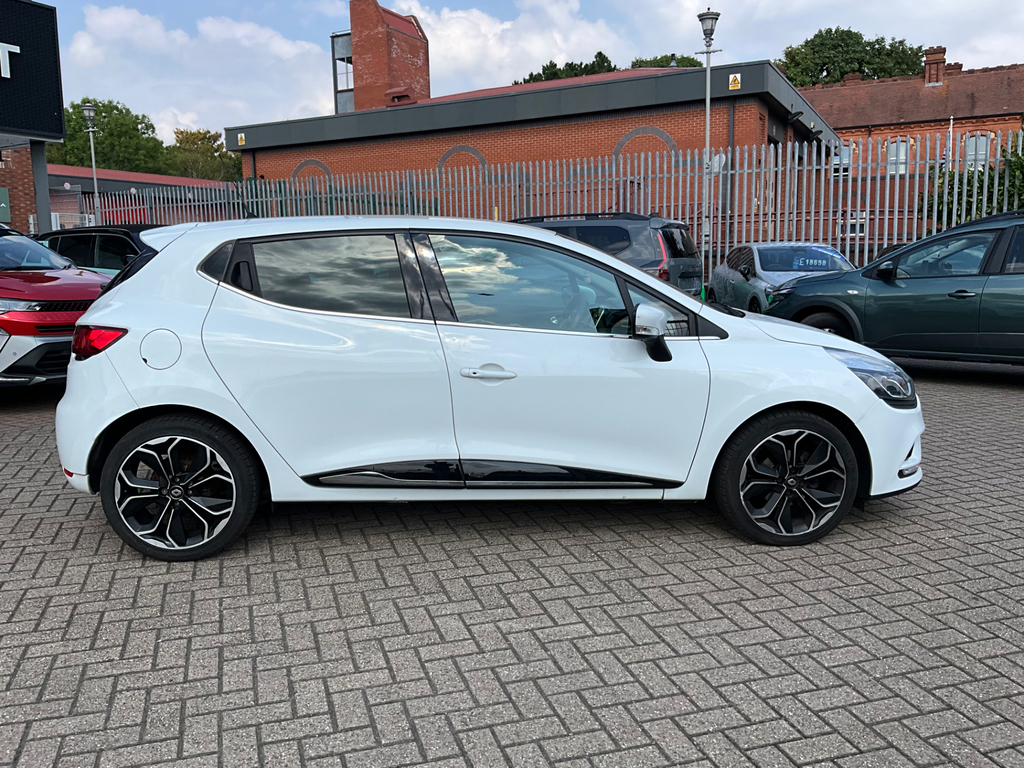 Renault Clio 0.9 Tce Iconic Hatchback #3