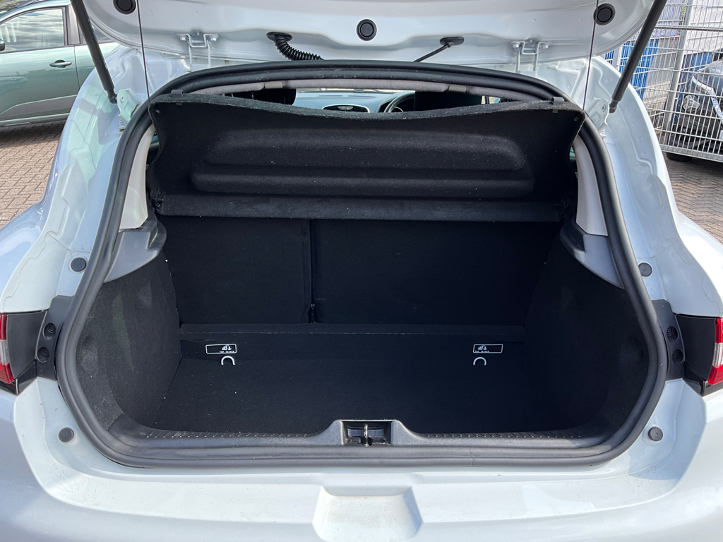 Renault Clio 0.9 Tce Iconic Hatchback #6